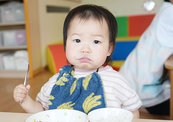 給食を食べる様子